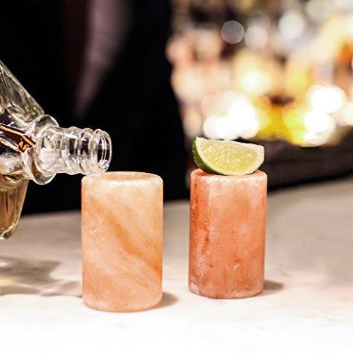 Himalayan-Salt-Shot-Glasses-Set-Pouring
